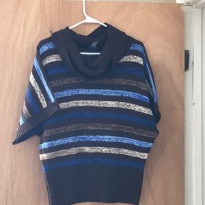 Short sleeve sweater